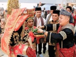 Akar yang Menjaga Arah: Adat Salingka Nagari dalam Menopang Keadilan dan Martabat Anak Nagari